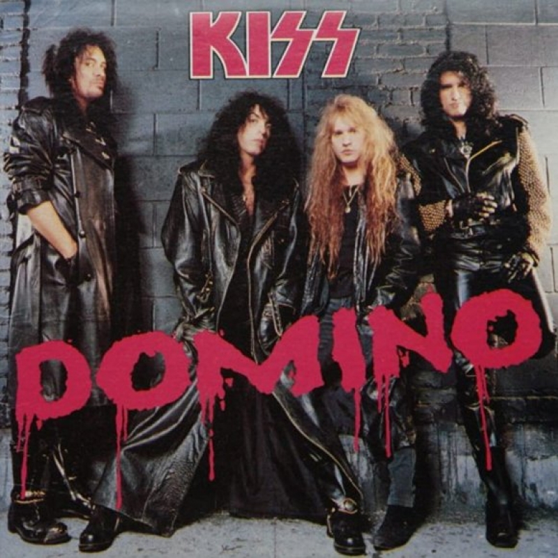 Kiss - Domino